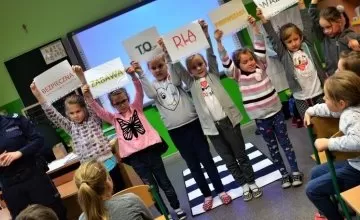 Pierwszaki wyposażone w odblaski przed feriami