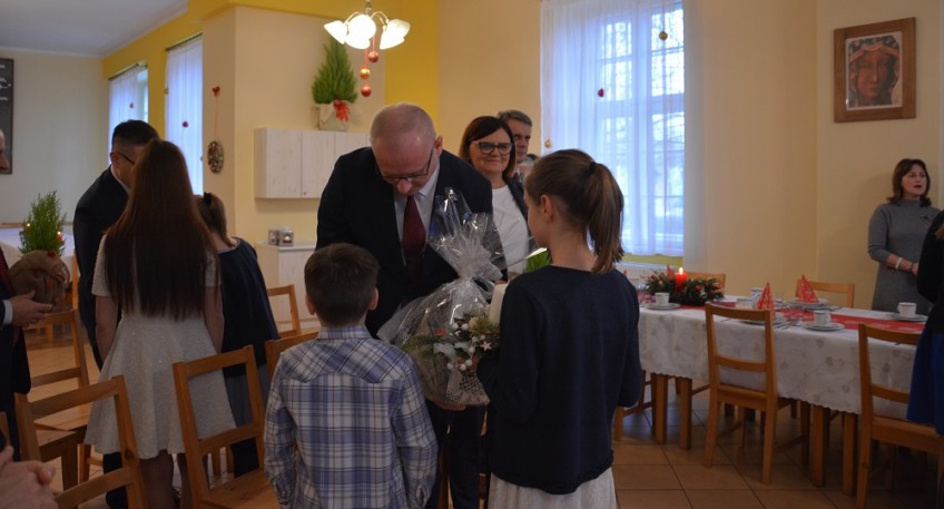 Wojewoda Wielkopolski ze świąteczną wizytą w Szamotułach