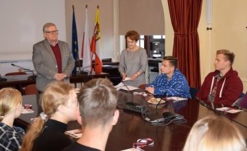 Kolejna odsłona Projeku Edukacyjnego pod nazwą "Młodzi w Urzędzie" w Starostwie Powiatowym w Szamotułach