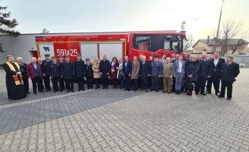Narada roczna w Komendzie Powiatowej Państwowej Straży Pożarnej w Szamotułach oraz przekazanie nowych samochodów ratowniczo - gaśniczych