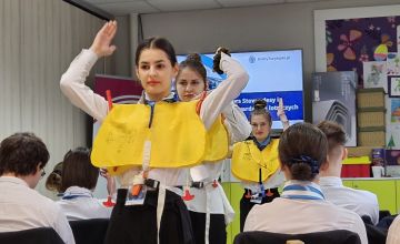 Kurs Stewardessy i Stewarda w Zespole Szkół Nr 2 im. Stanisława Konarskiego we Wronkach
