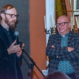 Wernisaż wystawy „Atlas ptaków ceramicznych  Iłży” - kurator wystawy Łukasz Babula i Dyrektor Muzeum Zamek Górków w Szamotułach Michał Kruszona 