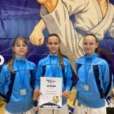 Zawodniczki Szamotulskiego Klubu Karate z dyplomem