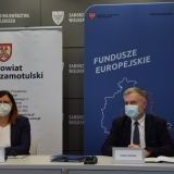 Podpisanie umowy na doposażenie pracowni zawodowych  (1)