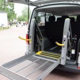 Przekazanie włodarzom Gminy Kaźmierz autobusu do przewozu osób z niepełnosprawnościami (2)