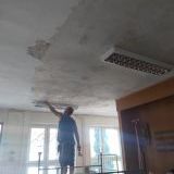 Trwa modernizacja korytarzy Zespołu Szkół nr 2 we Wronkach