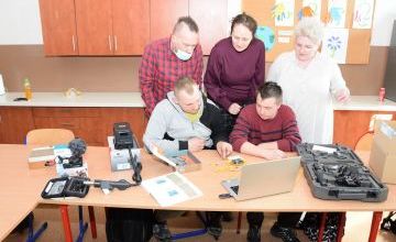 Sprzęt zakupiony w ramach programu Laboratoria Przyszłości (1)