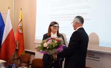 Zdjęcie przedstawia włodarzy Powiatu Szamotulskiego (1)