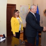 Wręczono honorowe odznaczenia pracownikom Starostwa Powiatowego w Szamotułach (2)