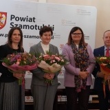 Włodarze wraz z dyrektorami Domów Opieki Społecznej i PCPR