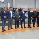 Mistrzostwa Wielkopolski Juniorek w Siatkówce - Wicestarosta Rafał Zimny wraz z gośćmi na otwarciu 