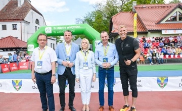 Wojewoda Wielkopolski Michał Zieliński, Przewodniczący Rady Powiatu Szamotulskiego Radosław Łanoszka , Piotr Lisek wraz z innymi gośćmi 