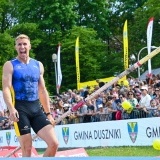 Piotr Lisek po udanym skoku 