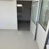 nowe izolatki przygotowywane do przyjęcia pierwszych pacjentów