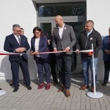 przecięcie wstęgi przez Starostę Szamotulskiego Beatę Hanyżak w obecności Posła Jakuba Rutnickiego, Członka Zarządu Województwa Wielkopolskiego Jacka Bogusławskiego, Członków Zarządu Powiatu Szamotulskiego, Przewodniczącego Rady Powiatu Szamotulskiego Raf