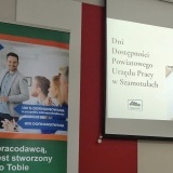 Wyświetlana prezentacja Dni Dostępności PUP w Terenie