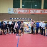 Wicestarosta Szamotulski Rafał Zimny, Wiceprzewodniczący Rady Powiatu Szamotulskiego Piotr Michalak wraz z drużyną AID Clinic & Kamile Dobrojewo