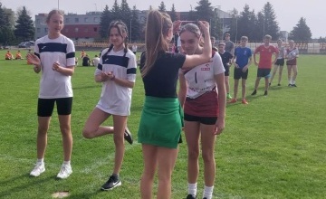 Dekorowanie najlepszych zawodniczek 