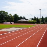 Powiatowe Centrum Lekkoatletyczne w Szamotułach po przebudowie - bieżnia i nowe wyposażenie obiektu
