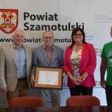 Starosta Szamotulski Beata Hanyżak, Wicestarosta Szamotulski Przemysław Nowak, Prezes UKS Szamotulanin Wiesław Małyszka oraz trenerzy: Łukasz Klapczyński i Dariusz Ciszak