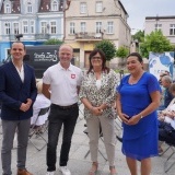 Starosta Szamotulski Beata Hanyżak, Burmistrz Miasta i Gminy Szamotuły Piotr Michalak, Krystyna Święcicka oraz Paweł Warszawski (1)